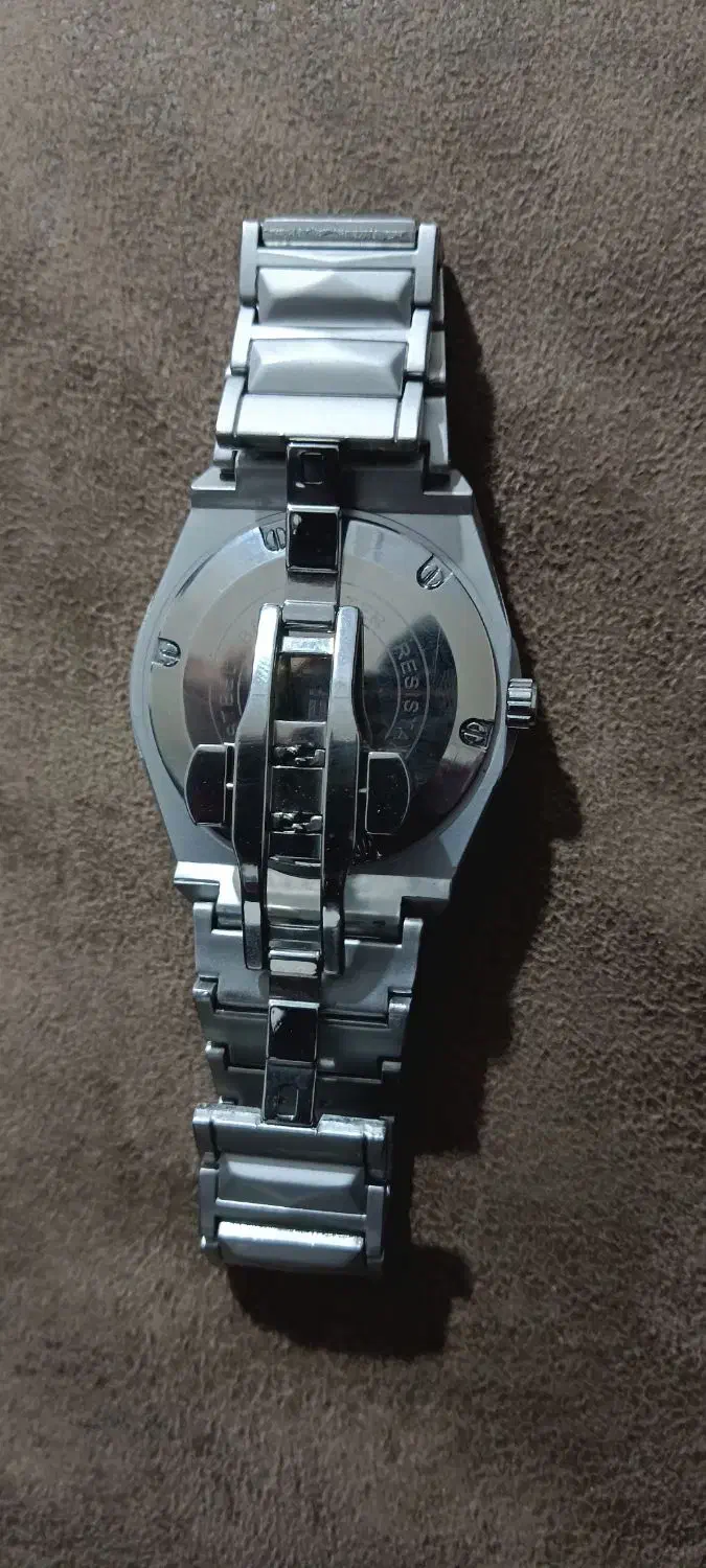 ساعت|ساعت|تربت جام, معدآباد|دیوار