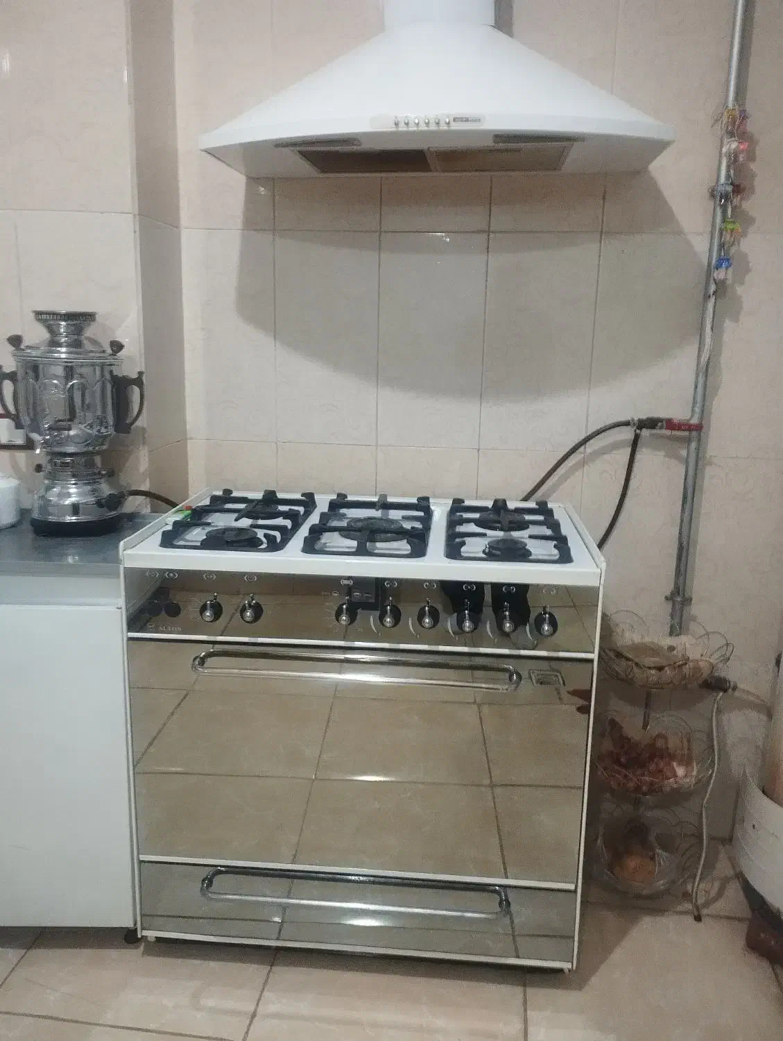 یک عددگازبایک عددزیرلوزیون|اجاق گاز و لوازم برقی پخت‌وپز|مریوان, |دیوار