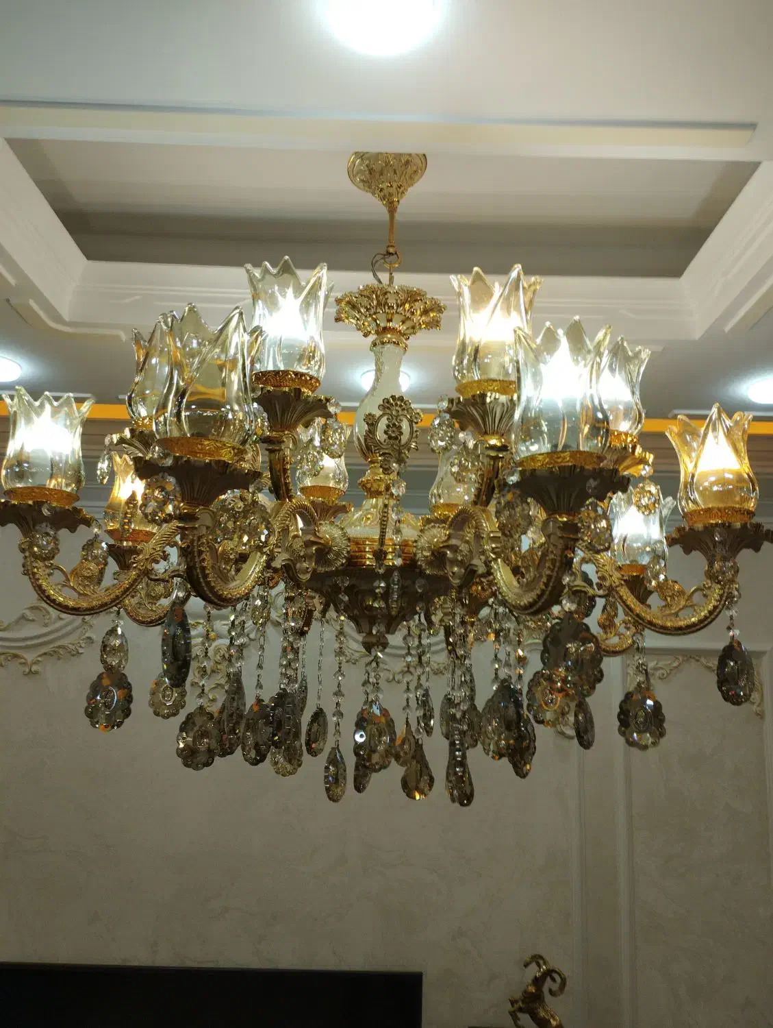 لوستر|لوستر و چراغ آویز|اسلام‌شهر, زرافشان|دیوار