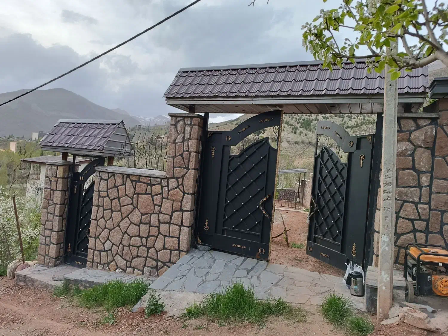 نصاب شیروانی سردری سقف ویلا خرپا|خدمات پیشه و مهارت|نسیمشهر, |دیوار