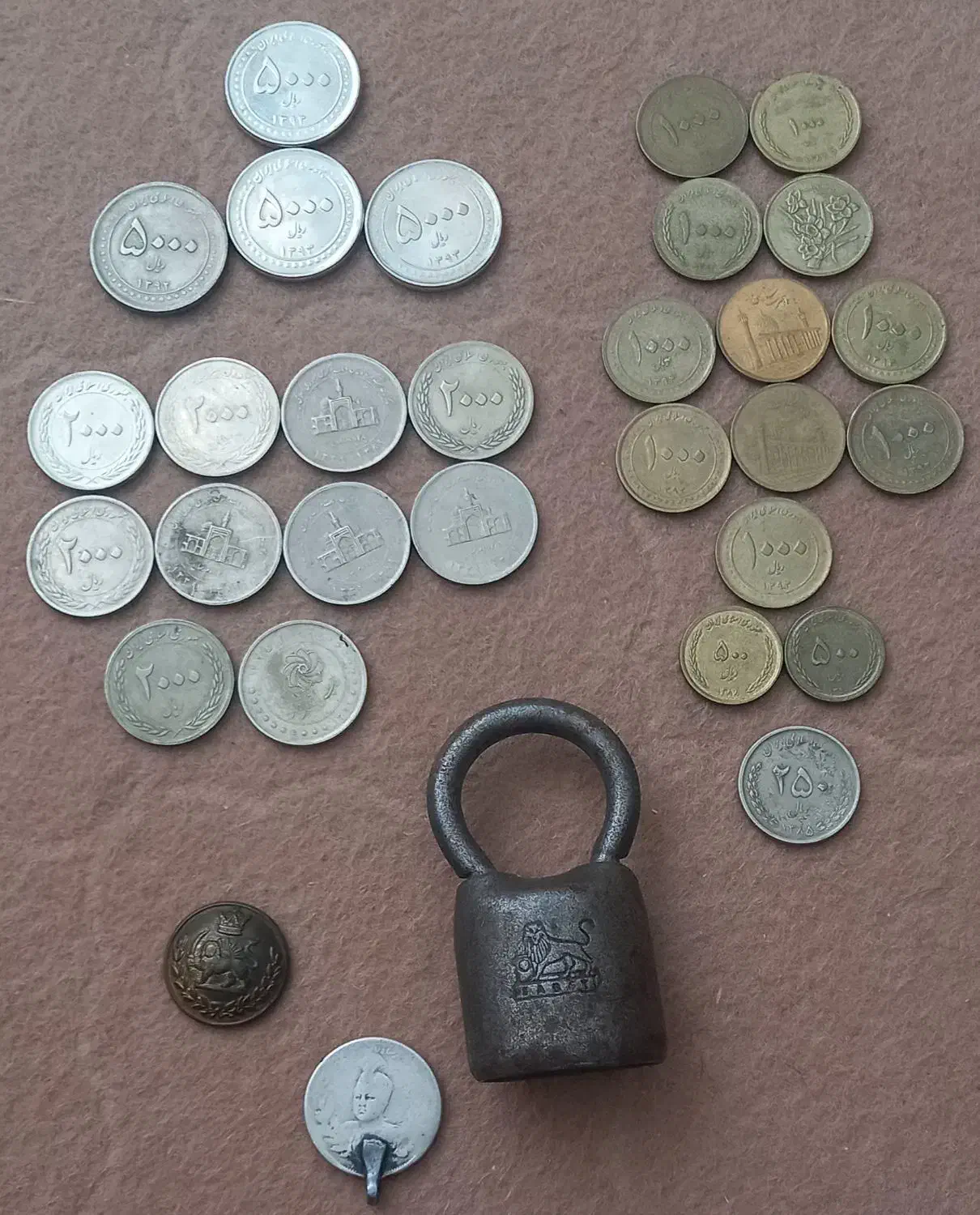 سکه و کتاب قدیمی|کلکسیون اشیاء عتیقه|بجنورد, |دیوار