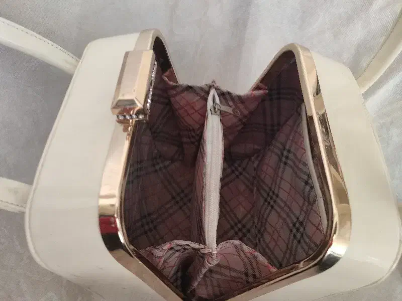 کیف|کیف، کفش، کمربند|همدان, |دیوار