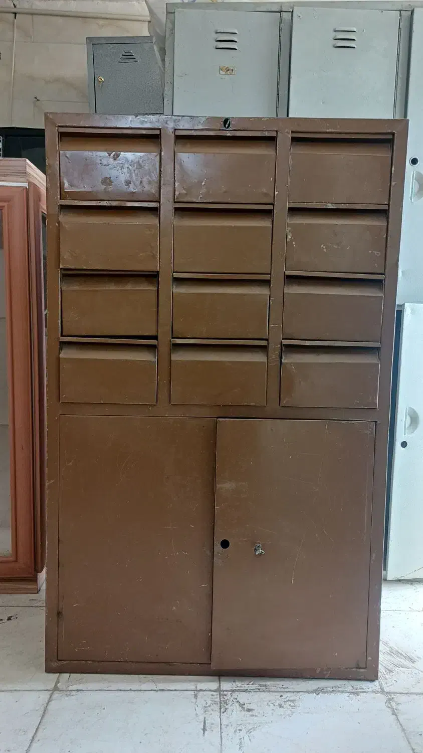 کمد دراور|جاکفشی، کمد، دراور|برخوار, |دیوار