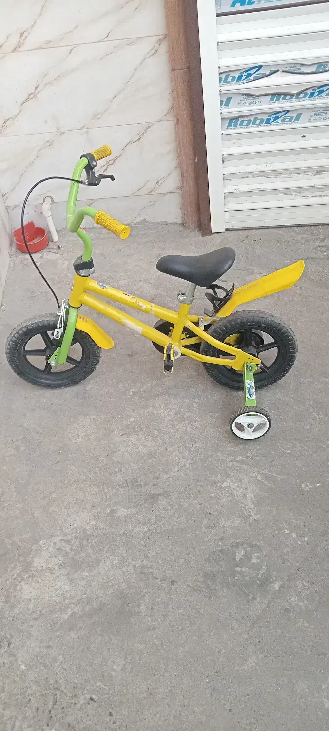 دوچرخه کمک دار برای سنین ۳ تا ۶ سال|دوچرخه، اسکیت، اسکوتر|لاهیجان, پردسر|دیوار