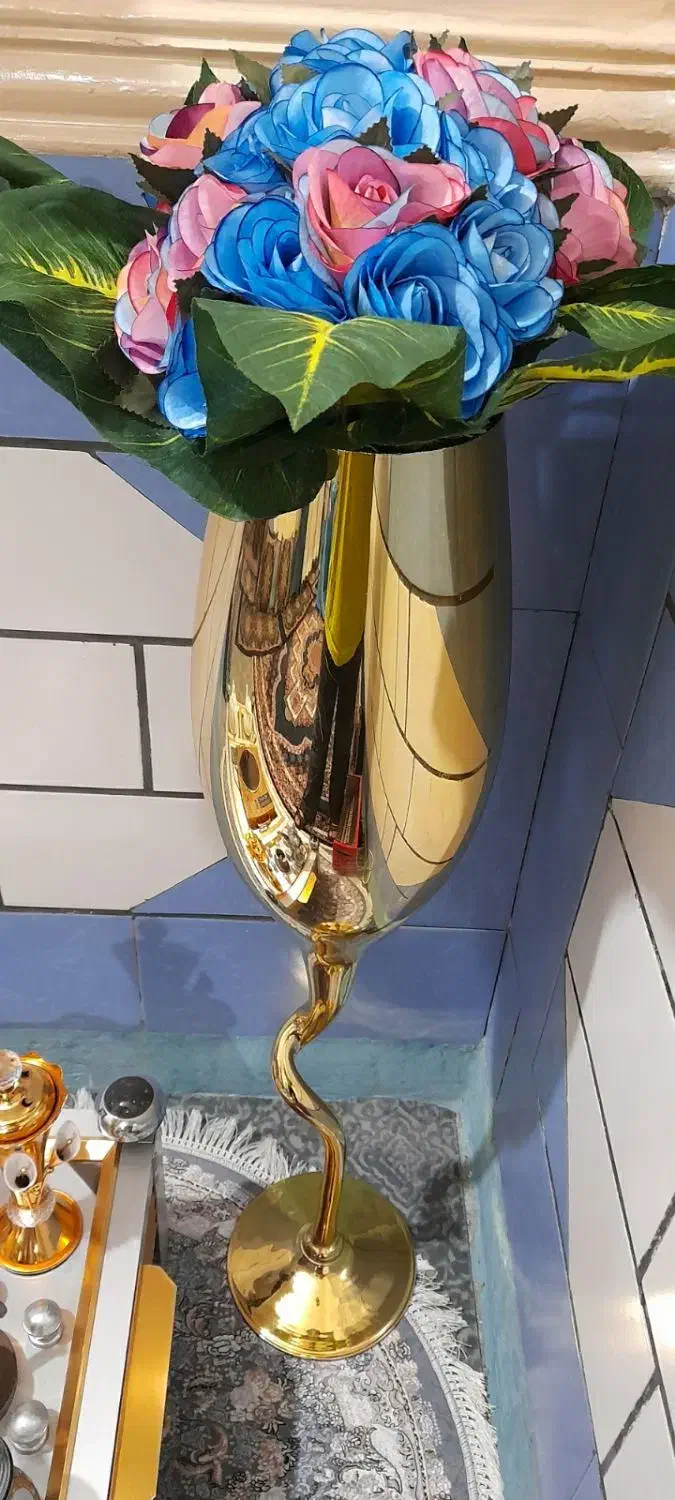 گلدان کنارسالنی همراه با گل|گل مصنوعی|رامشیر, |دیوار