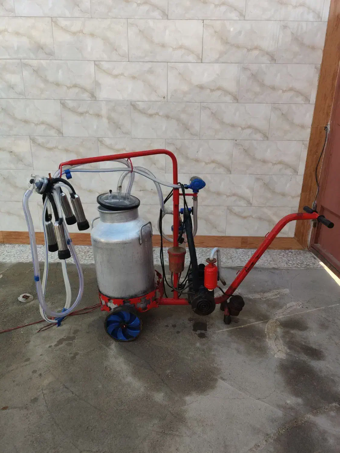 شیر دوش دو واحده کم کار در حد نو|ماشینآلات صنعتی|جرقویه, |دیوار