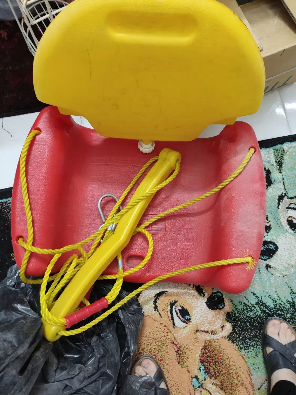 تاب|اسباب‌بازی بچه|مشهد, کوی ولیعصر|دیوار