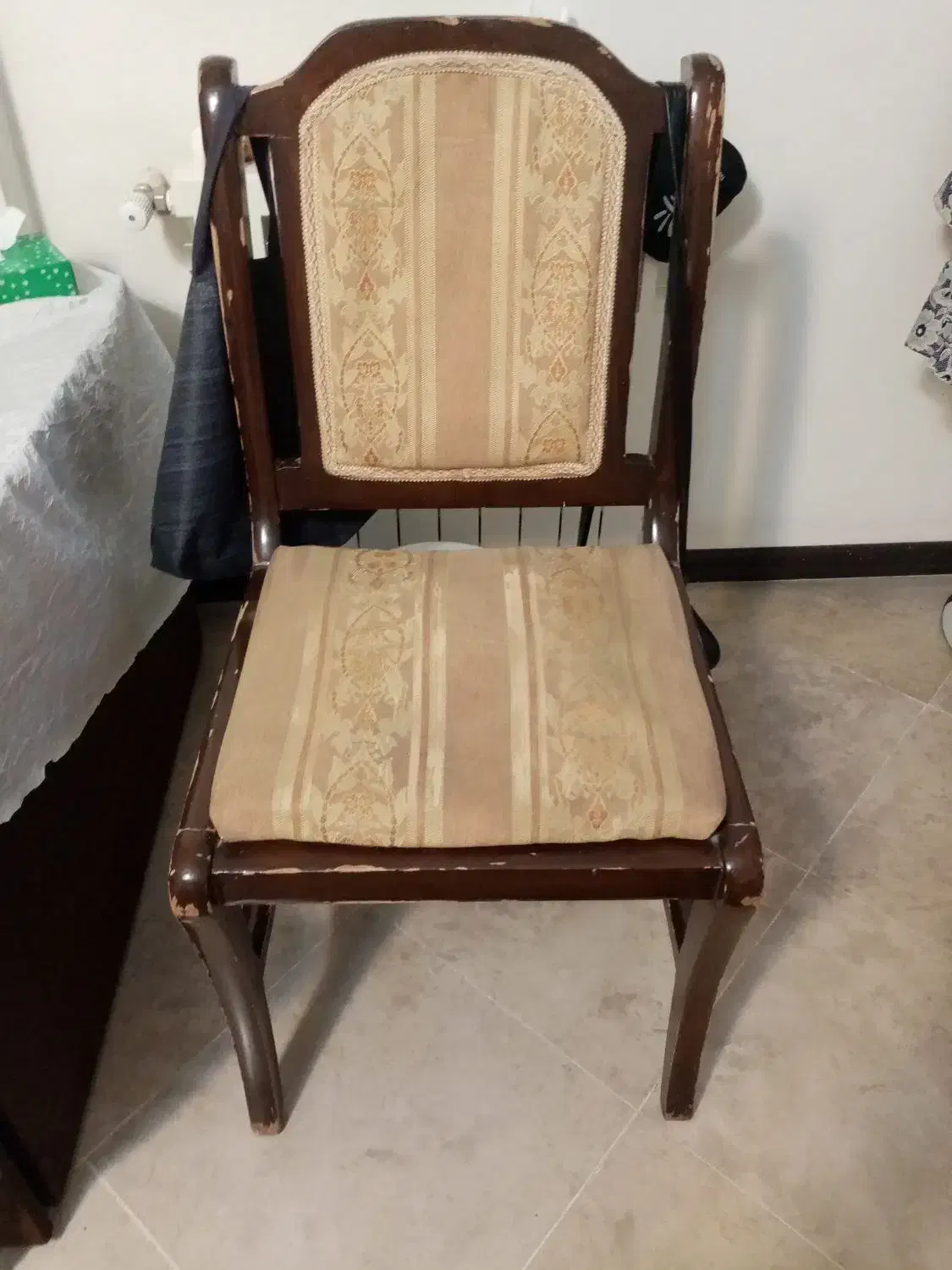 فروش 2 عدد صندلی چوبی  تک سالم|صندلی و نیمکت|تهران, مجیدیه|دیوار