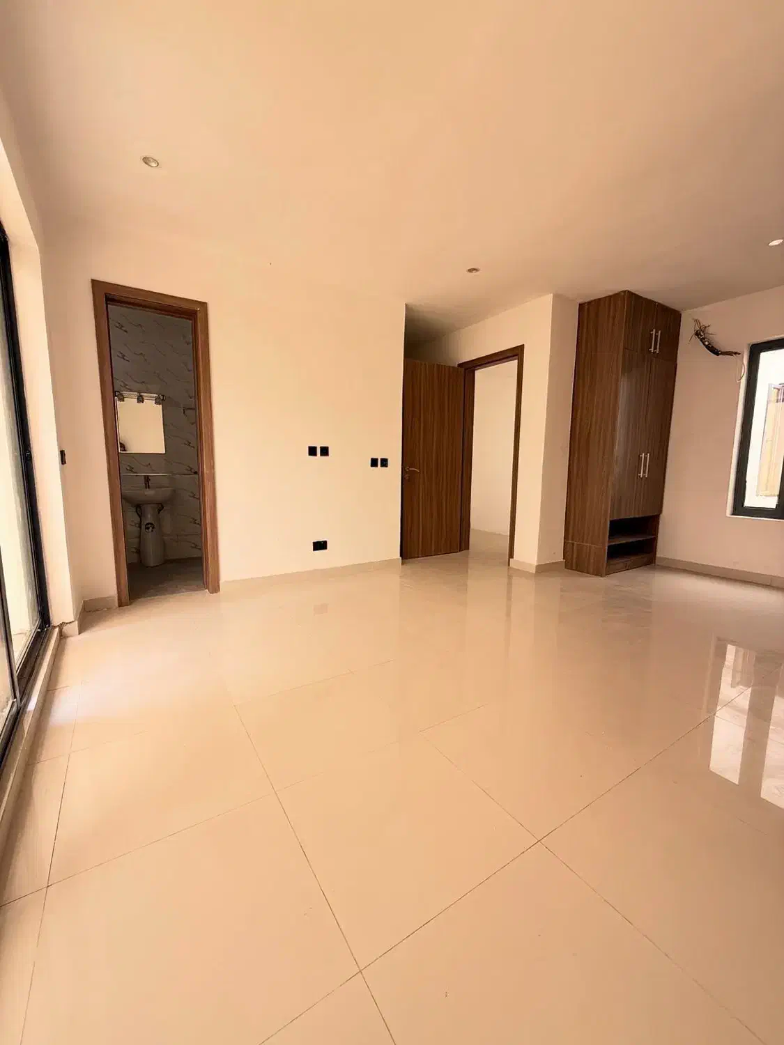 ۲۰۰متر/۳خواب/استخر+سونا/سعادت آباد