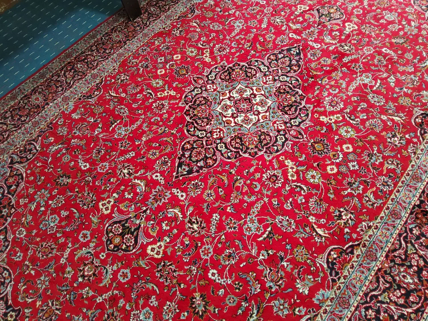 فرش ۶ متری دست دوم کارکرده جنس خوب و فرش حاشیه|فرش|تهران, سردارجنگل|دیوار