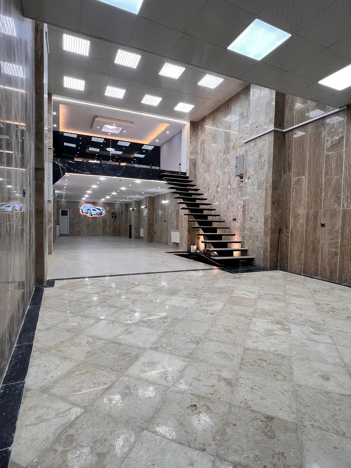 اجاره مغازه ۳۳۰متری درخیابان ولیعصر|اجارهٔ مغازه و غرفه|اسلامشهر, مظفریه|دیوار