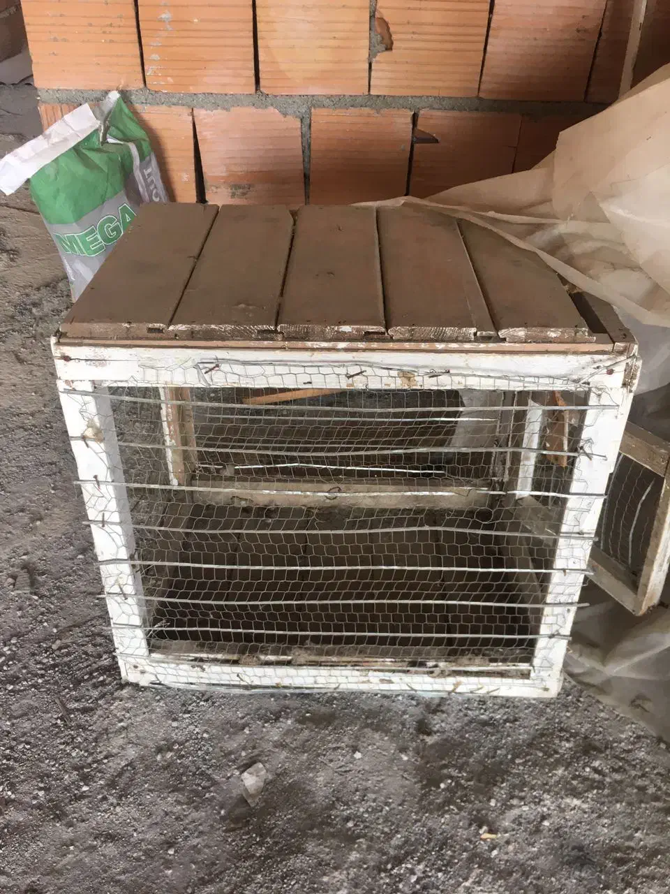 قفس ۲۰۰ هزار تومن|لوازم جانبی حیوانات|رویان, |دیوار