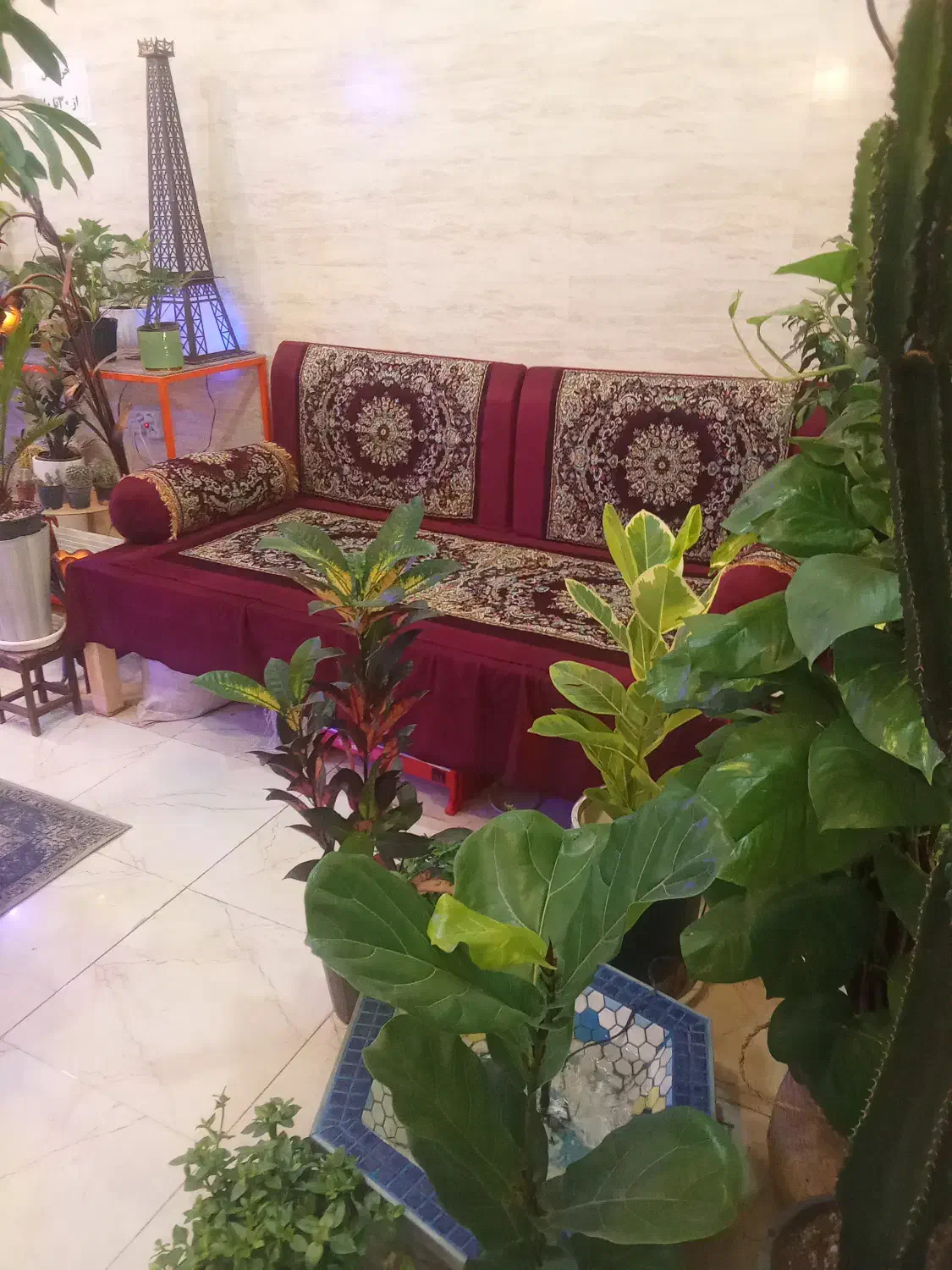 کافه گل|گل و گیاه طبیعی|فولادشهر, B8|دیوار