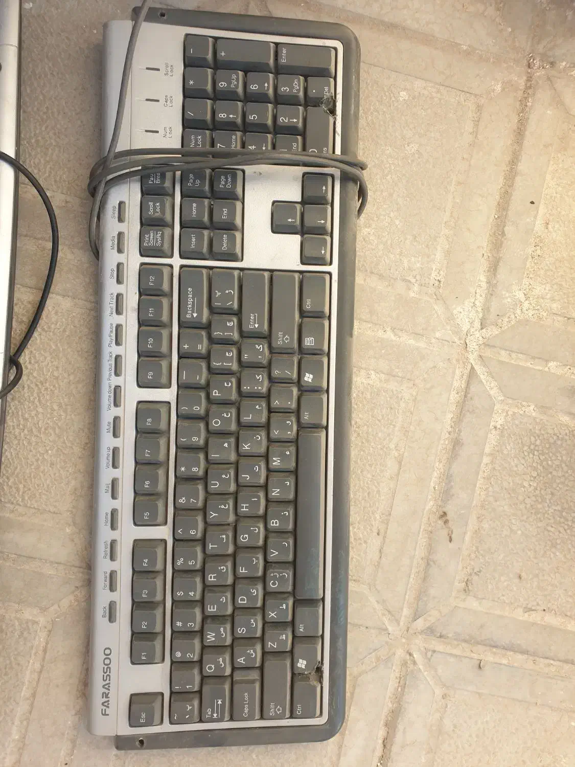 دو عدد تلویزیون دوعدد کیبرد ۴باند|تلویزیون و پروژکتور|شهریار, شهریار|دیوار