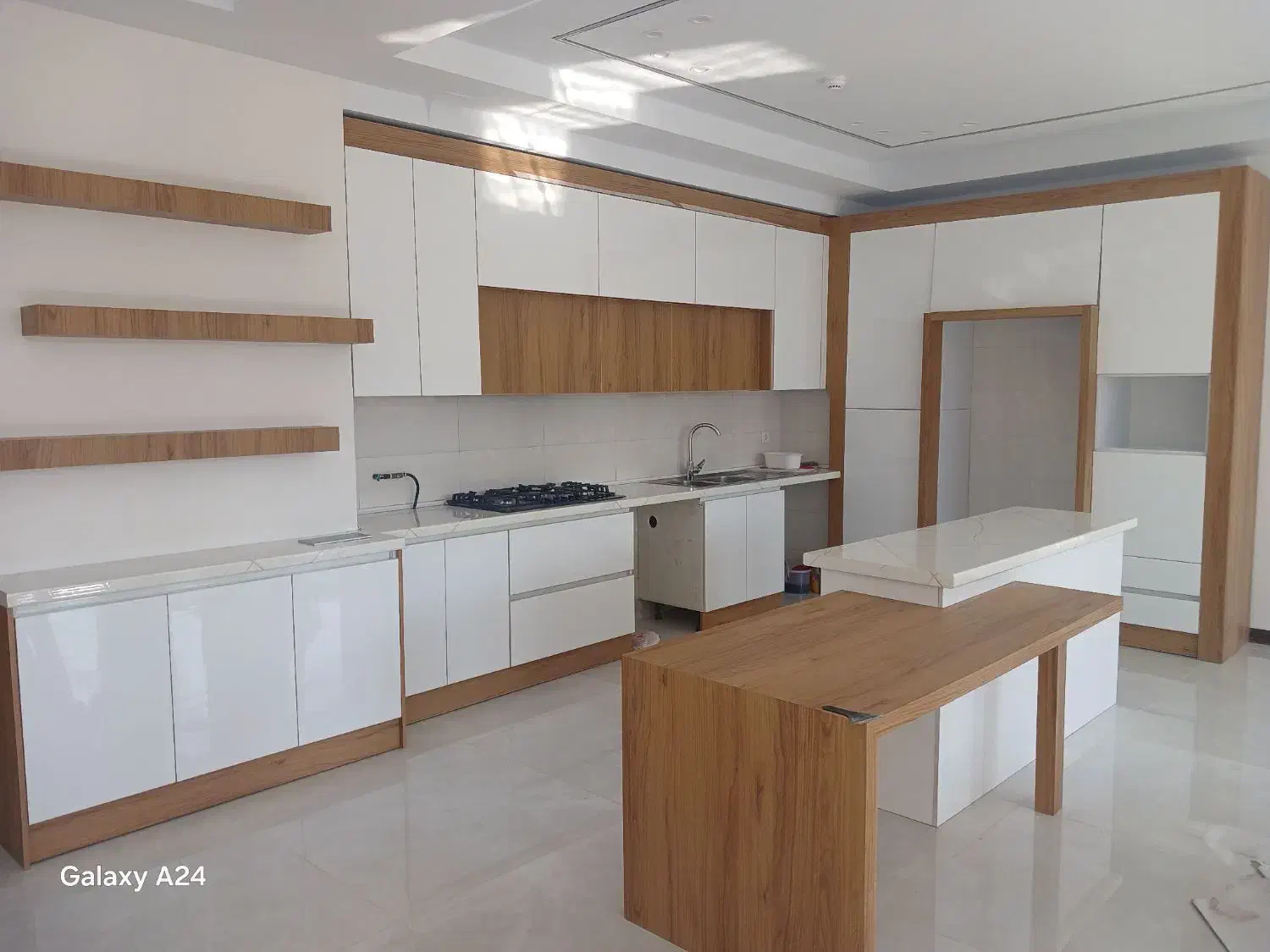 نصاب کابینت کمد دیواری انواع خورده کاری|خدمات پیشه و مهارت|کرج, کمال‌شهر|دیوار