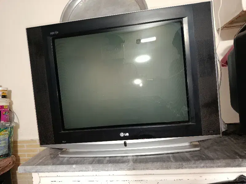 تلویزیون ال جی سالم|تلویزیون و پروژکتور|شیراز, شهرک دارایی|دیوار