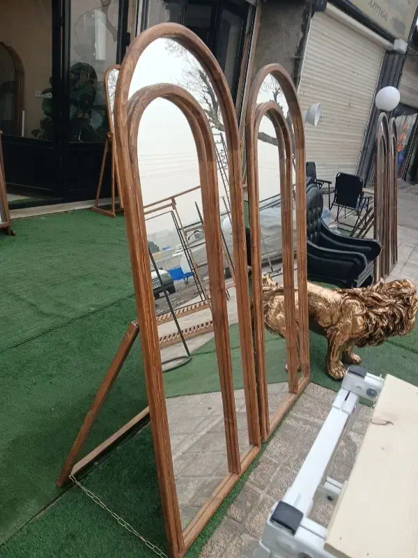 آینه دو حلاله|آینه|کرج, کلاک پایین|دیوار