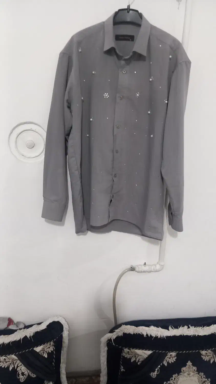 لباس|لباس|شیراز, پانصد دستگاه ارتش|دیوار