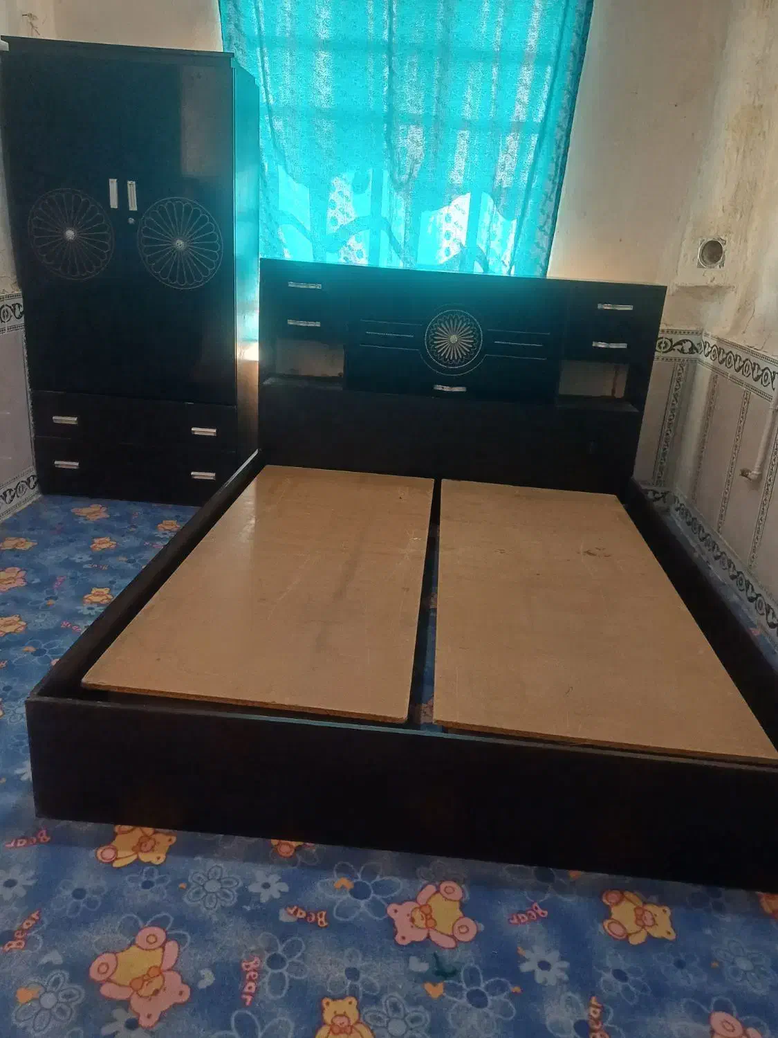 تخت خواب دونفره های گلاس با ست کمد لباس|تخت و سرویس خواب|فیروزآباد (فارس), |دیوار
