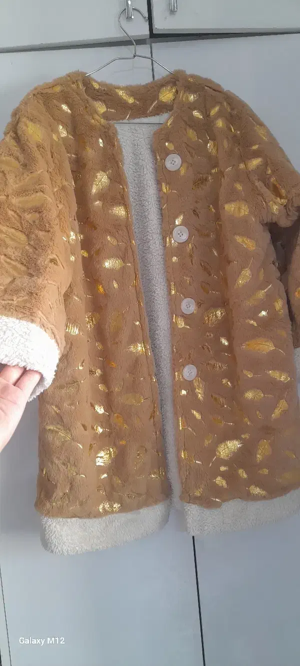 دو عدد ست مادر و دختر|لباس|مشهد, امیر المومنین|دیوار