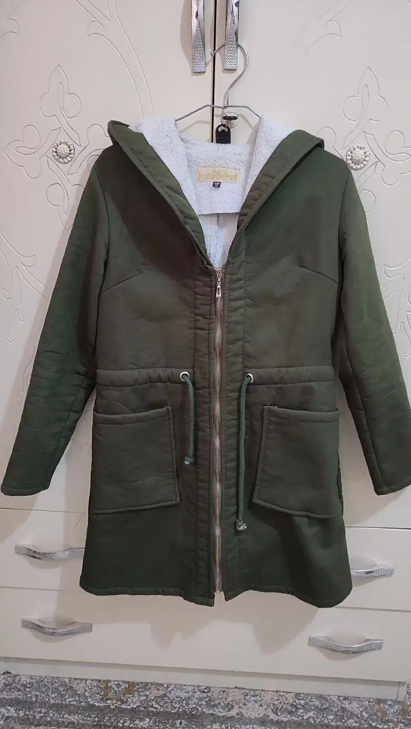 پالتو|لباس|رودهن, |دیوار