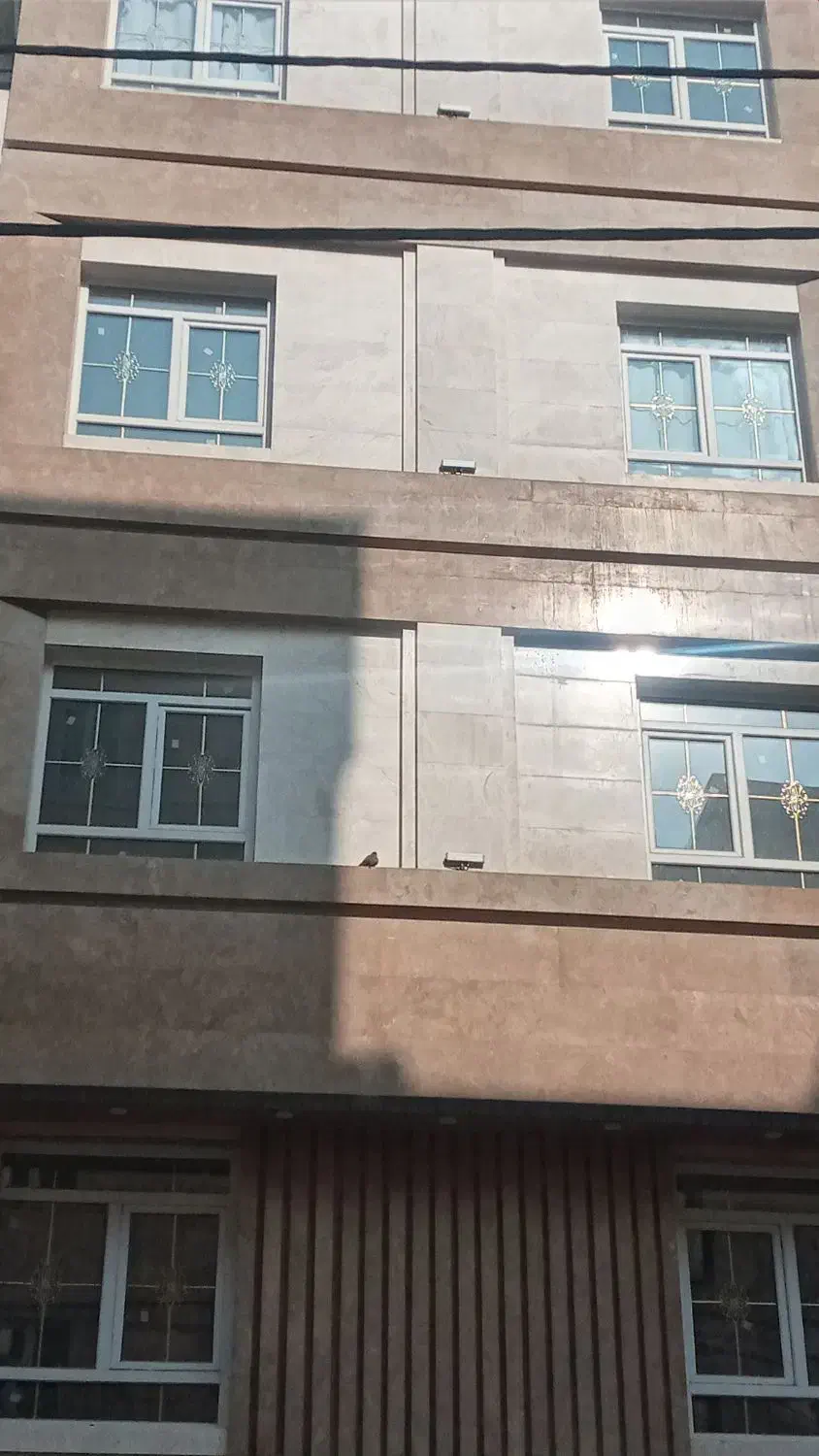 آپارتمان ۱۰۵ متری ۳ خوابه نوساز خ ۴۲