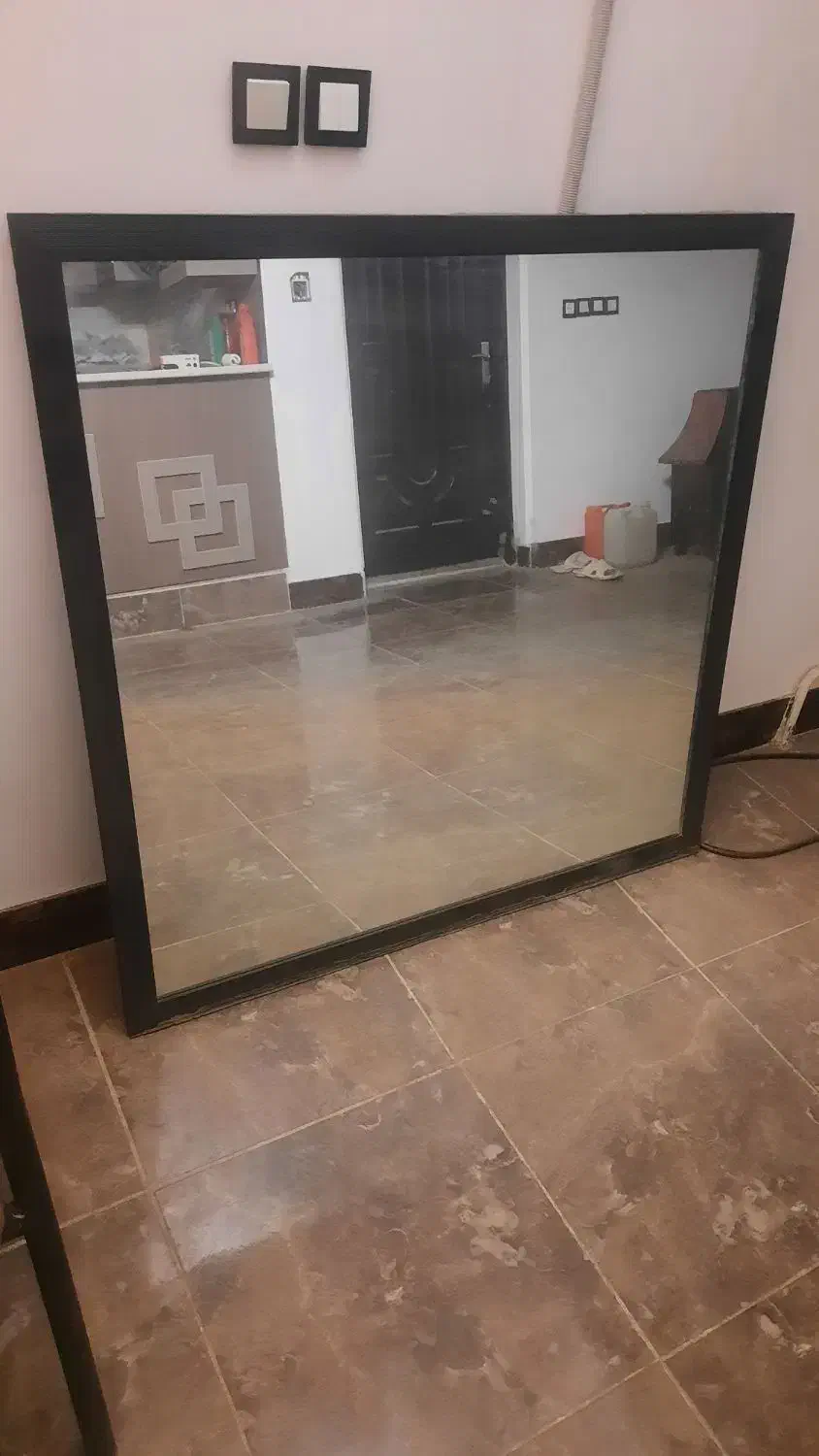 آینه بزرگ|آینه|قم, انسجام|دیوار