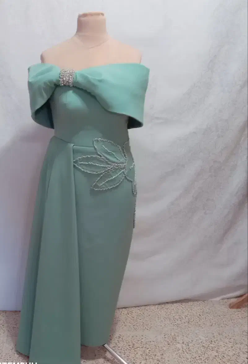 لباس مجلسی|لباس|ملکان, |دیوار