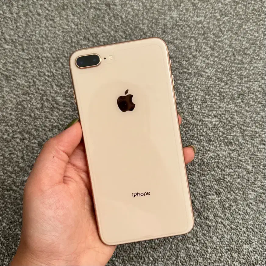 گوشی ایفون 8 پلاس|موبایل|نجفآباد, حومه نجف آباد|دیوار