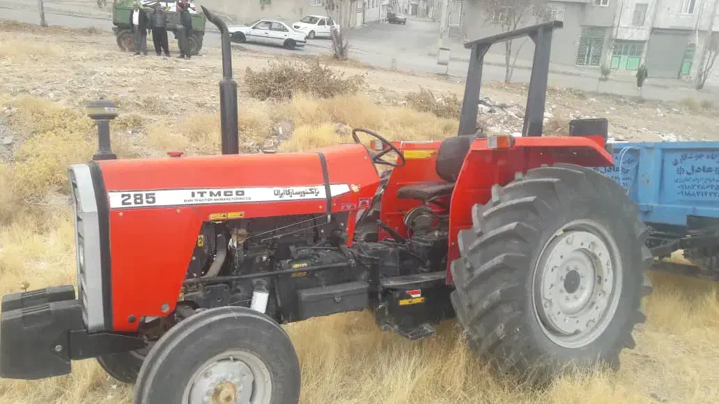 تراکتور 285 تک عتیقه خشکک|خودرو سنگین|دیواندره, |دیوار
