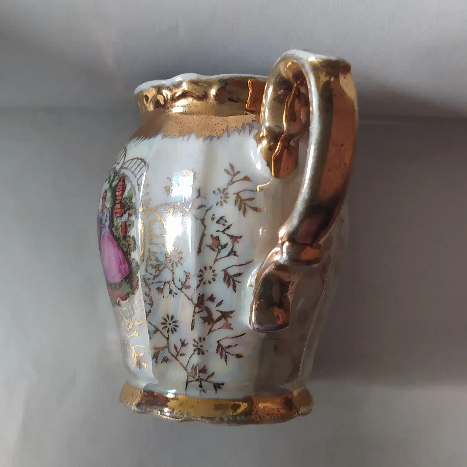 ظرف آنتیک (کراون پاتری)|کلکسیون اشیاء عتیقه|اردبیل, |دیوار