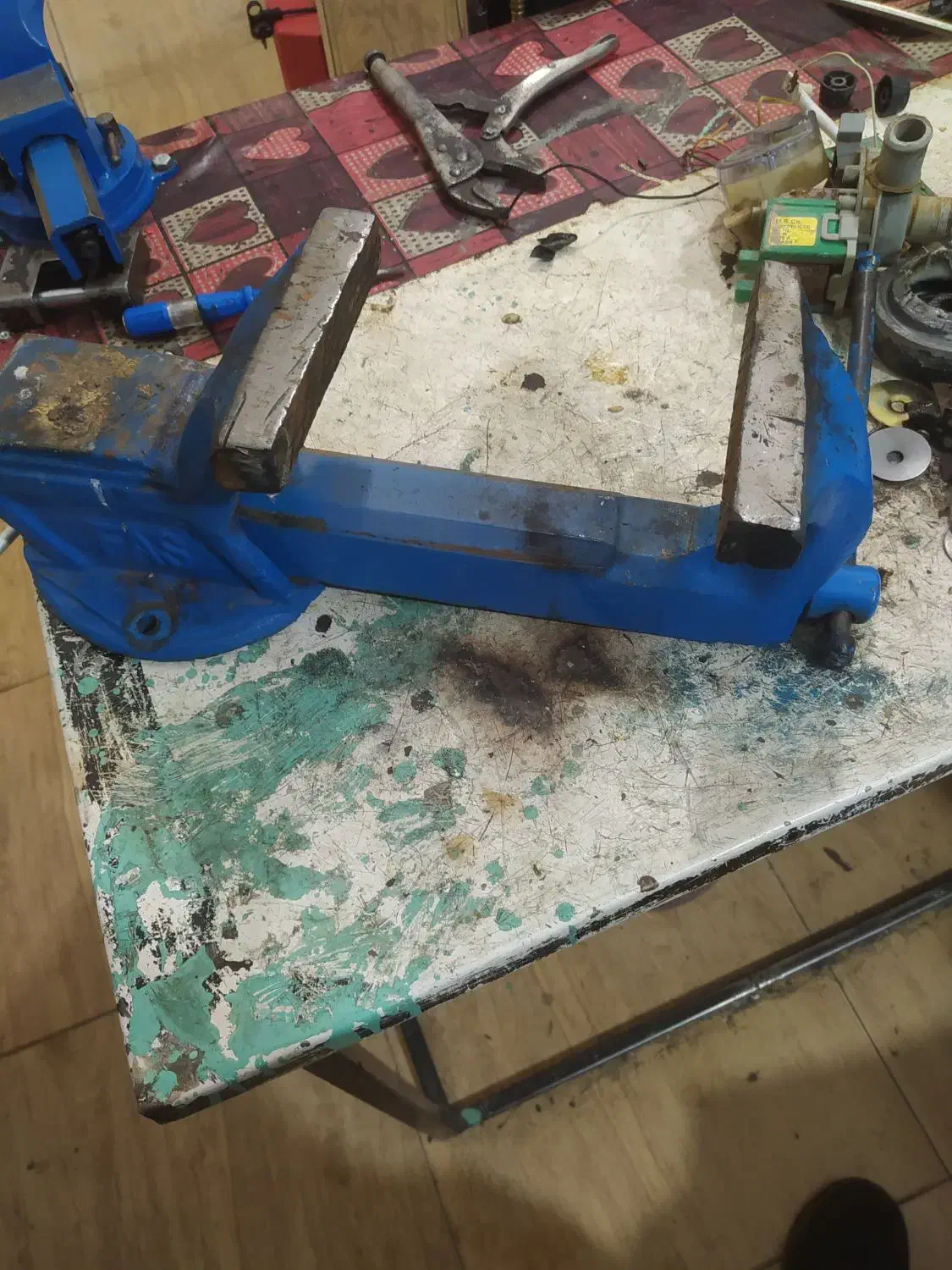 گیره رومیزی|ابزارآلات|شاهین دژ, |دیوار