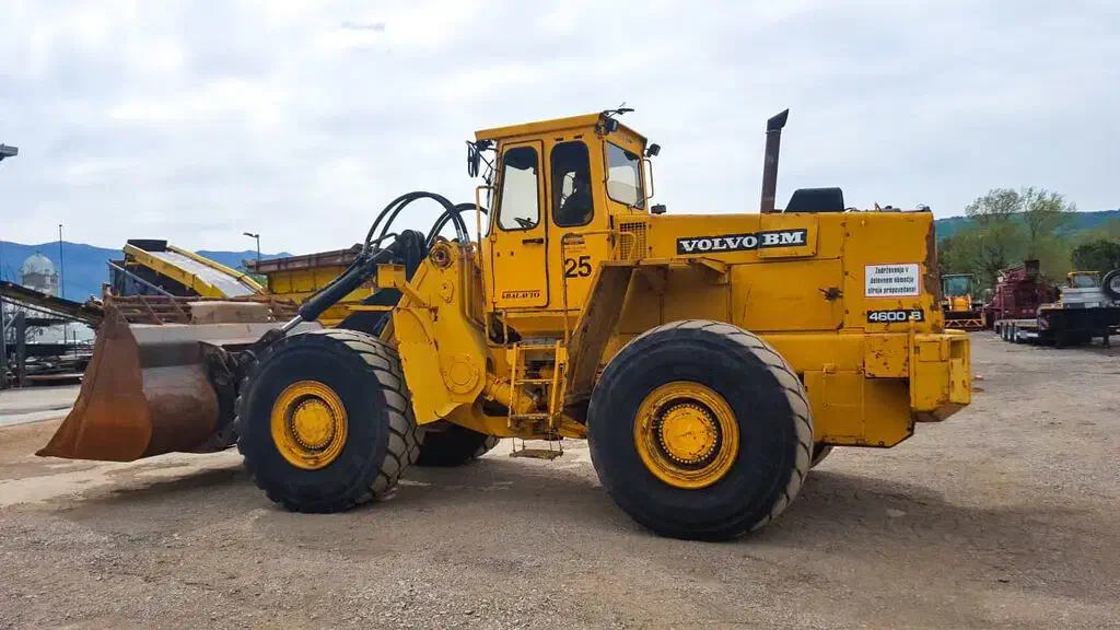 اجاره یا فروش لودر ولوو ۴۶۰۰ معادل ۴۷۰ کوماتسو|خودرو سنگین|پاکدشت, پاکدشت (مامازند)|دیوار