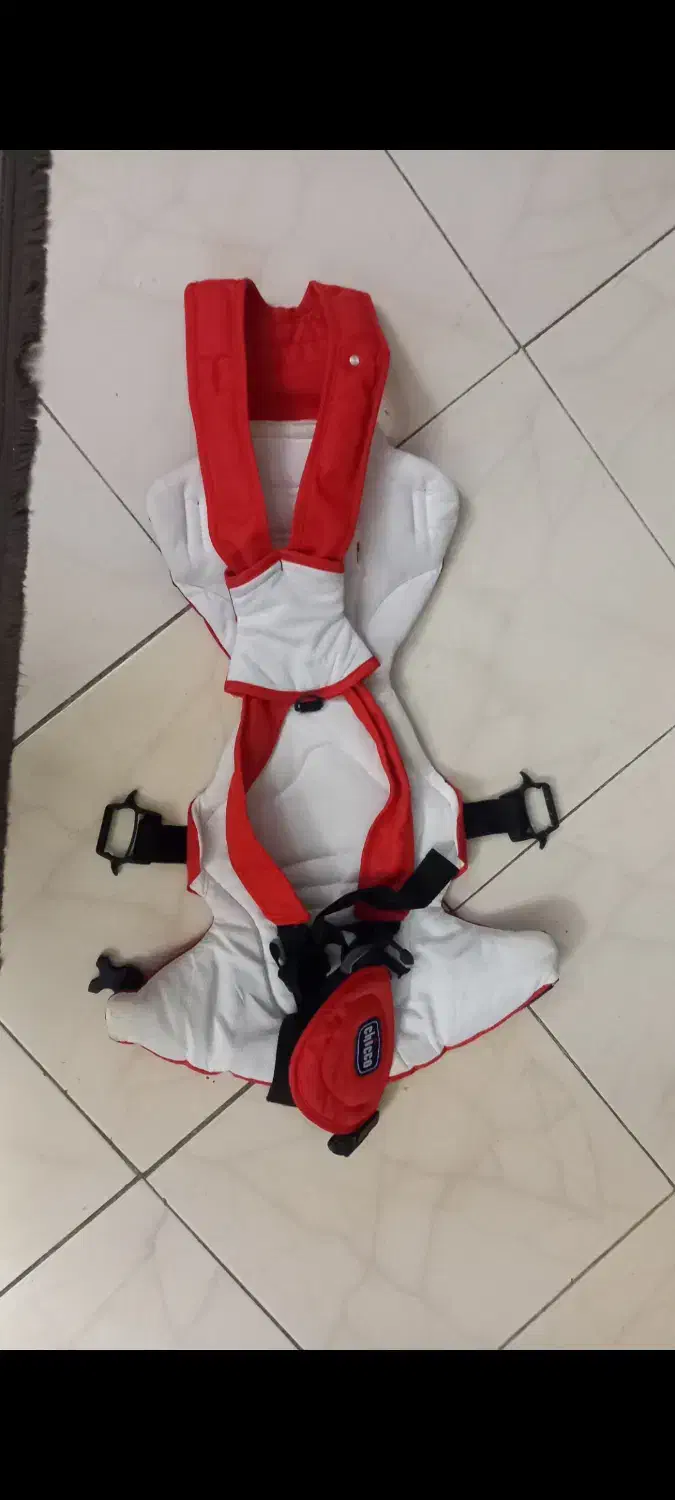 آغوشی نوزاد Chicco کاملاً نو|اسباب و اثاث بچه|تهران, جنت‌آباد شمالی|دیوار