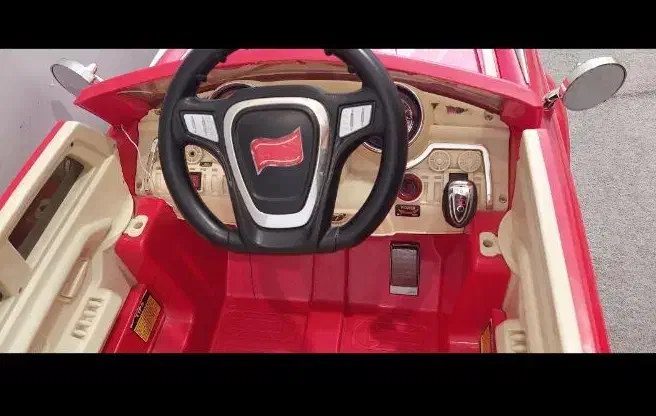 ماشین شارژی دو نفره|اسباب‌بازی بچه|رشت, کوی حسینی|دیوار