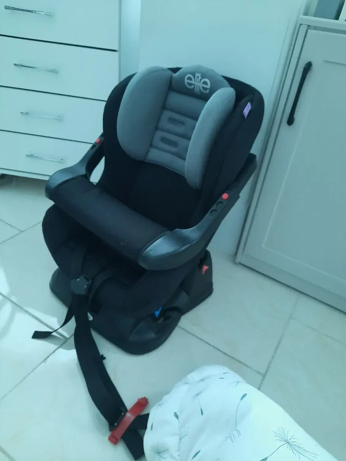 صندلی ماشین کودک|اسباب و اثاث بچه|شیرگاه, |دیوار