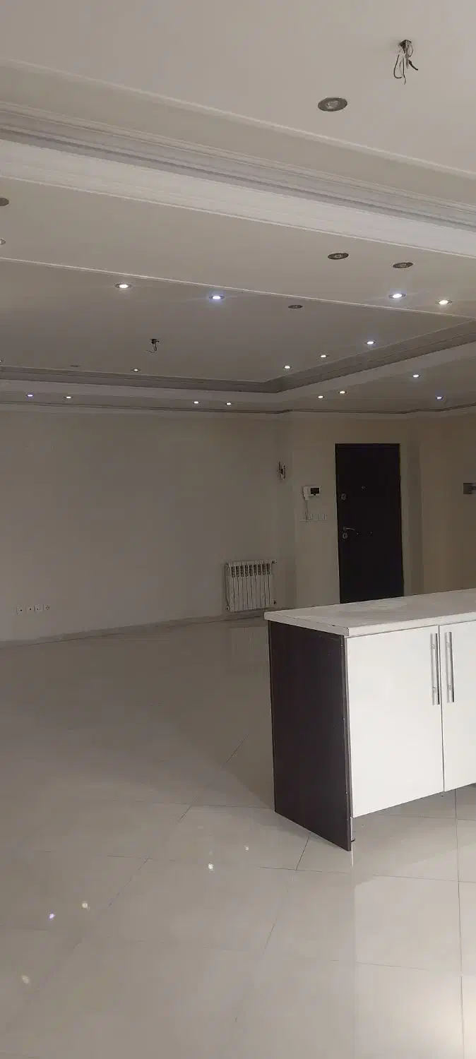 ۱۲۰ متر ، دو خوابه ، فول امکانات ، عادل و زرین