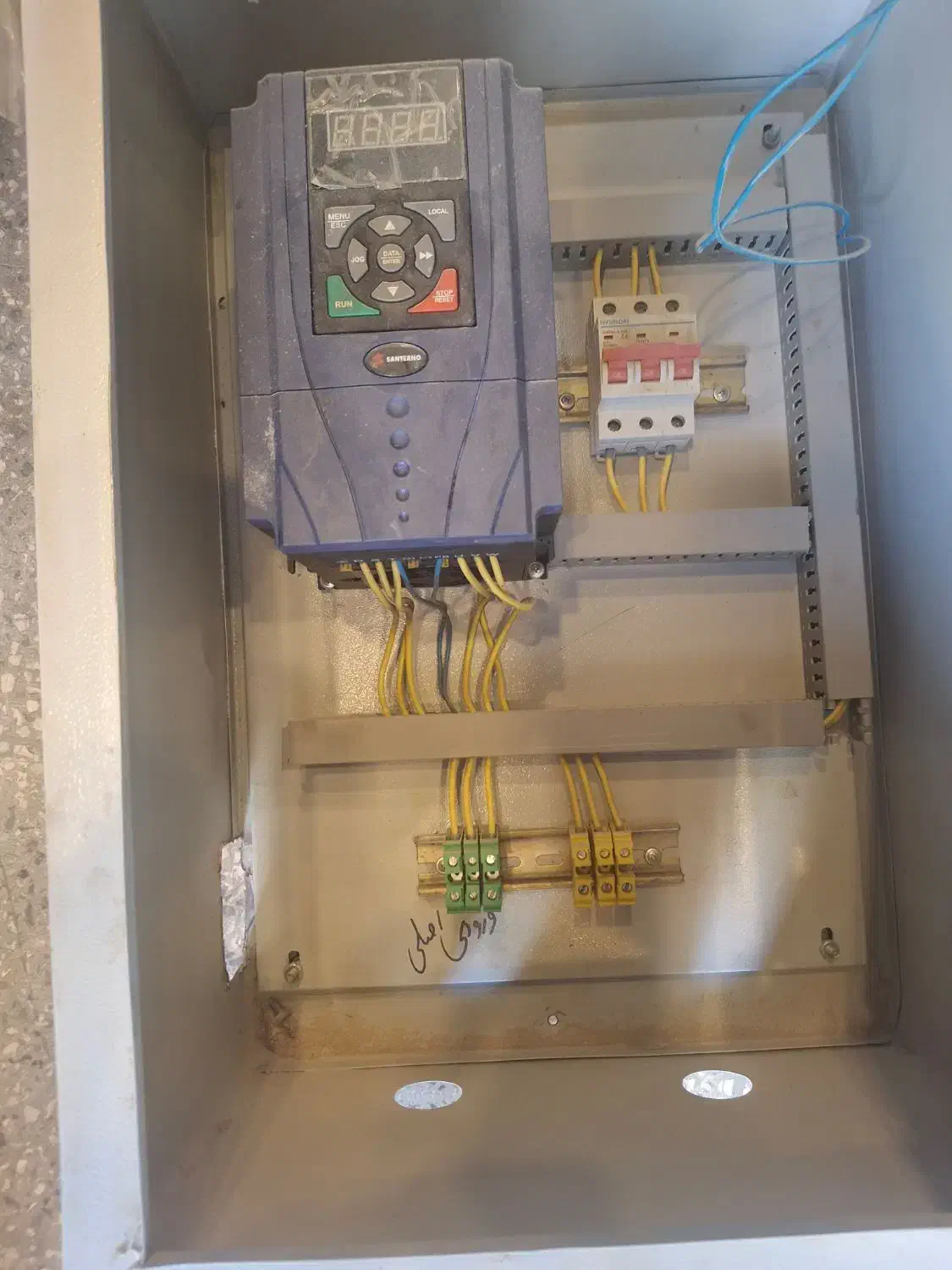 ساندویچی پیتزایی بیرون بری|کافی‌شاپ و رستوران|شیراز, سفیرشمالی|دیوار