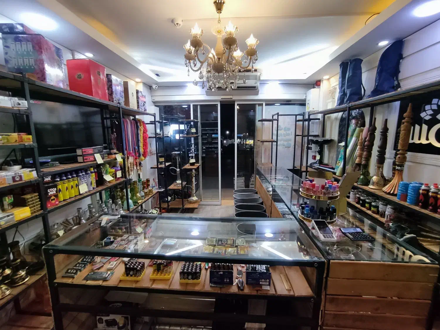 فروش کامل دکور ( بوتیک ، دخانیات ، اکسسوری )|فروشگاه و مغازه|کرج, باغستان|دیوار