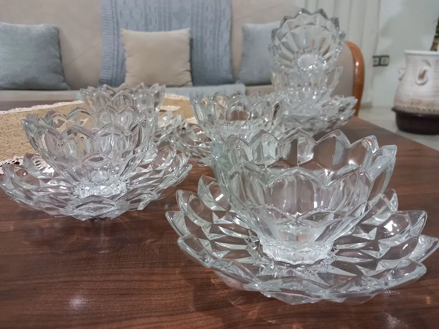 پیاله و پیشدست بلور|ظروف سرو و پذیرایی|بابل, |دیوار