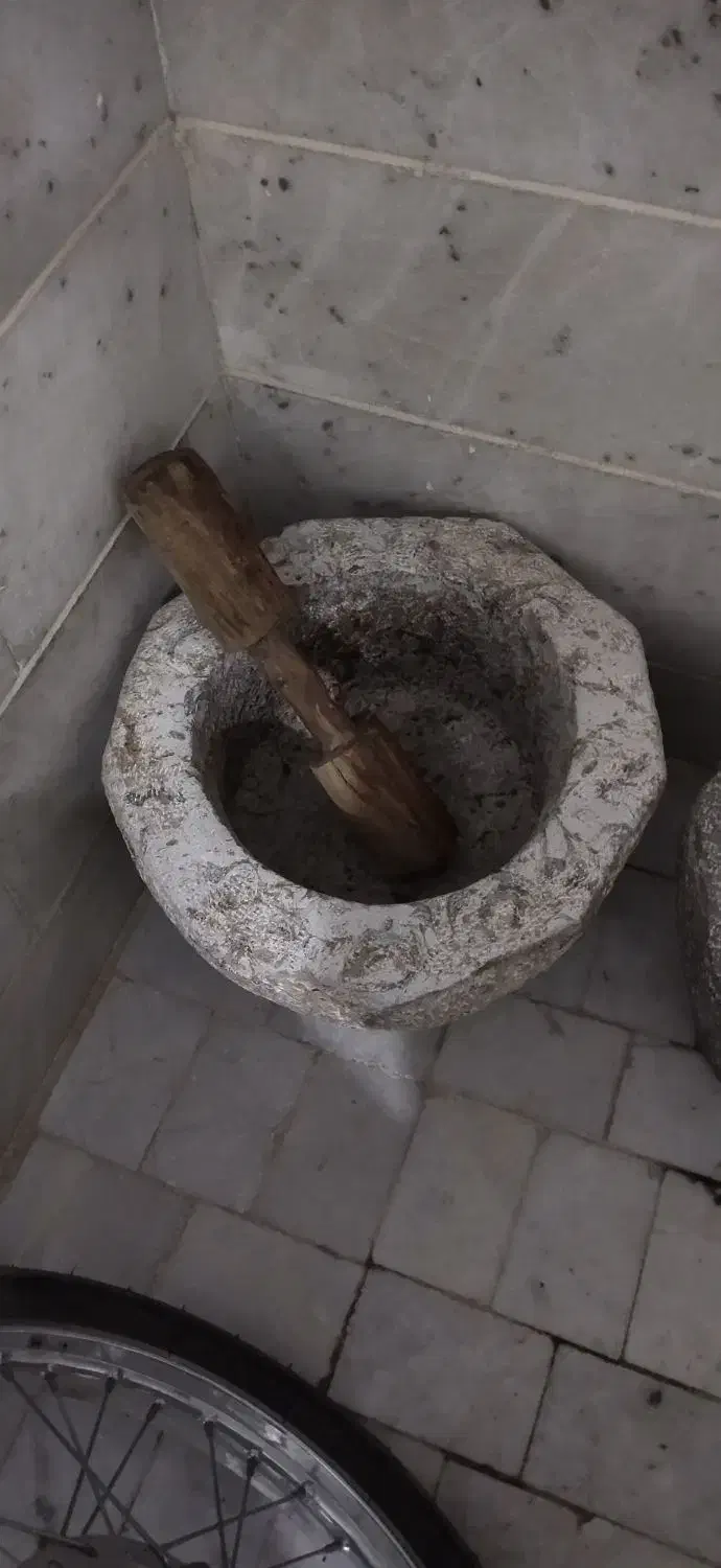 هاون|کلکسیون اشیاء عتیقه|مهریز, |دیوار