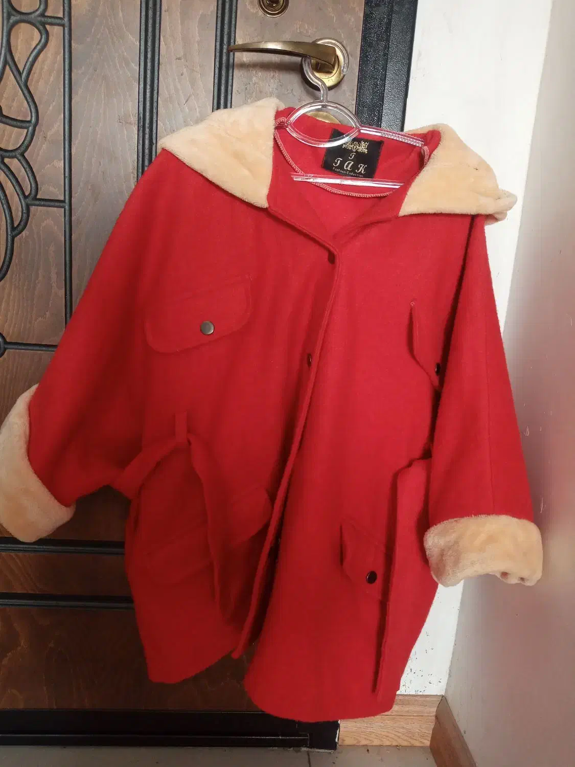 پالتو دخترانه|لباس|ری, جوانمرد قصاب|دیوار