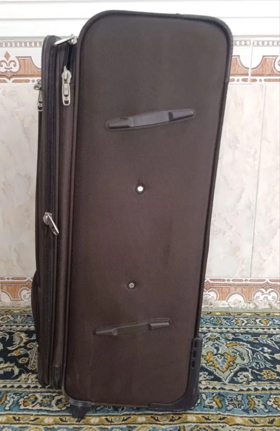 چمدون|کیف، کفش، کمربند|دوگنبدان, |دیوار