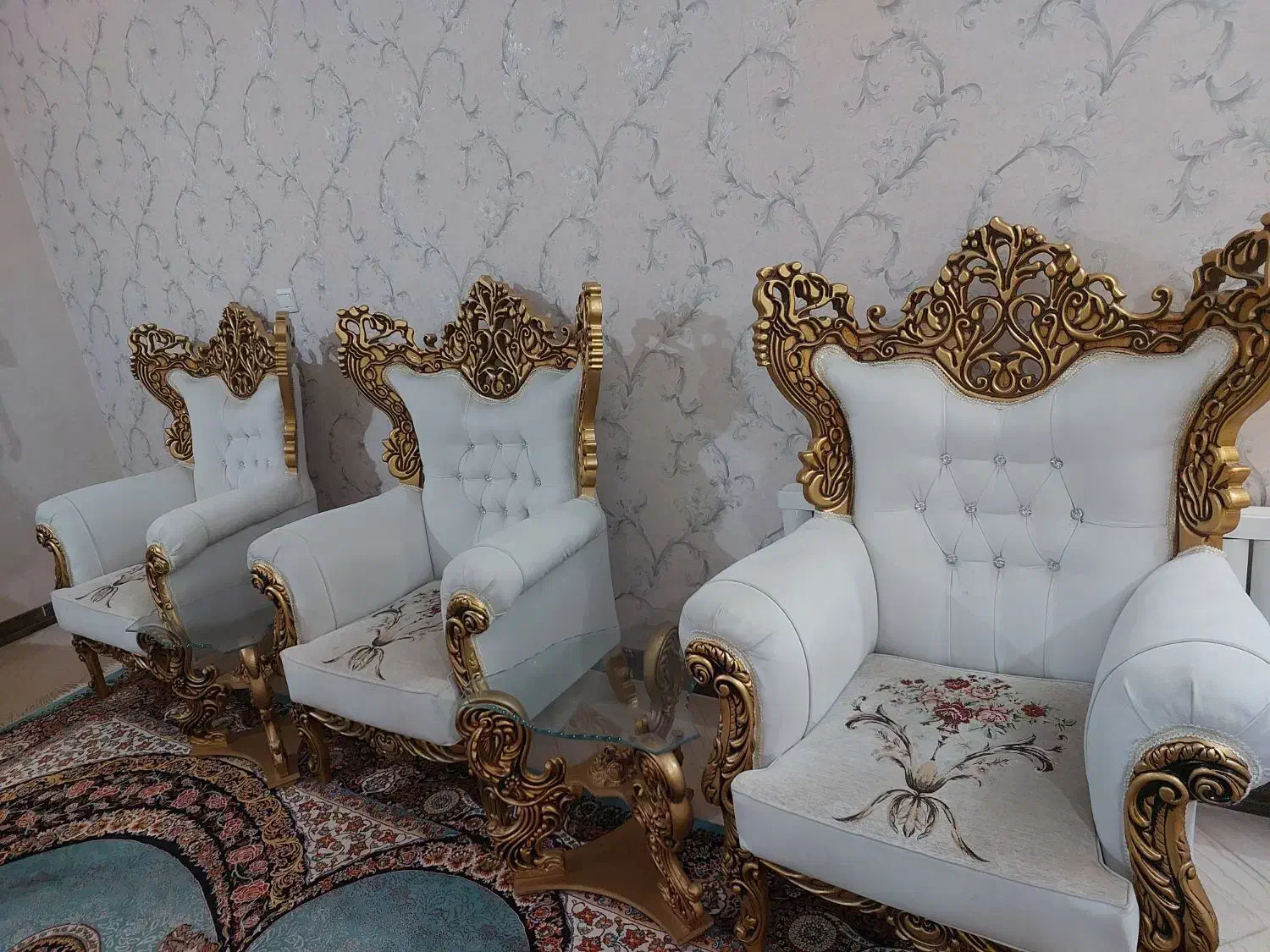 مبل سلطنتی ۹نفره با۴تامیزعسلی|مبلمان خانگی و میز عسلی|یزد, |دیوار