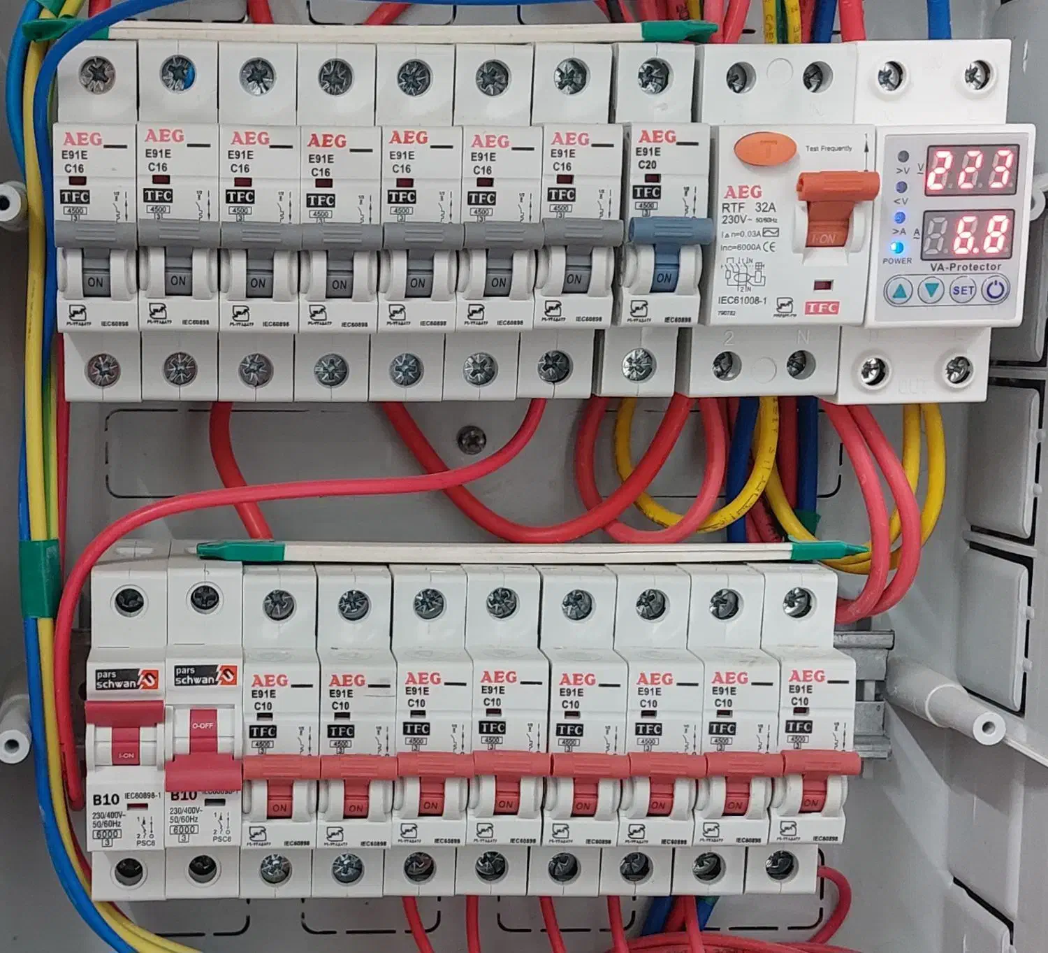 برقکار  محافظ برق فاز۸ پردیس|خدمات پیشه و مهارت|پردیس, فاز ۸|دیوار