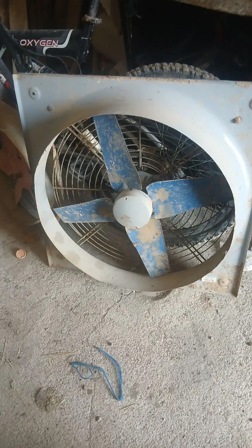 دو عدد فن هواکش سالم|پنکه و تصفیه‌کنندهٔ هوا|خرم‌آباد, |دیوار