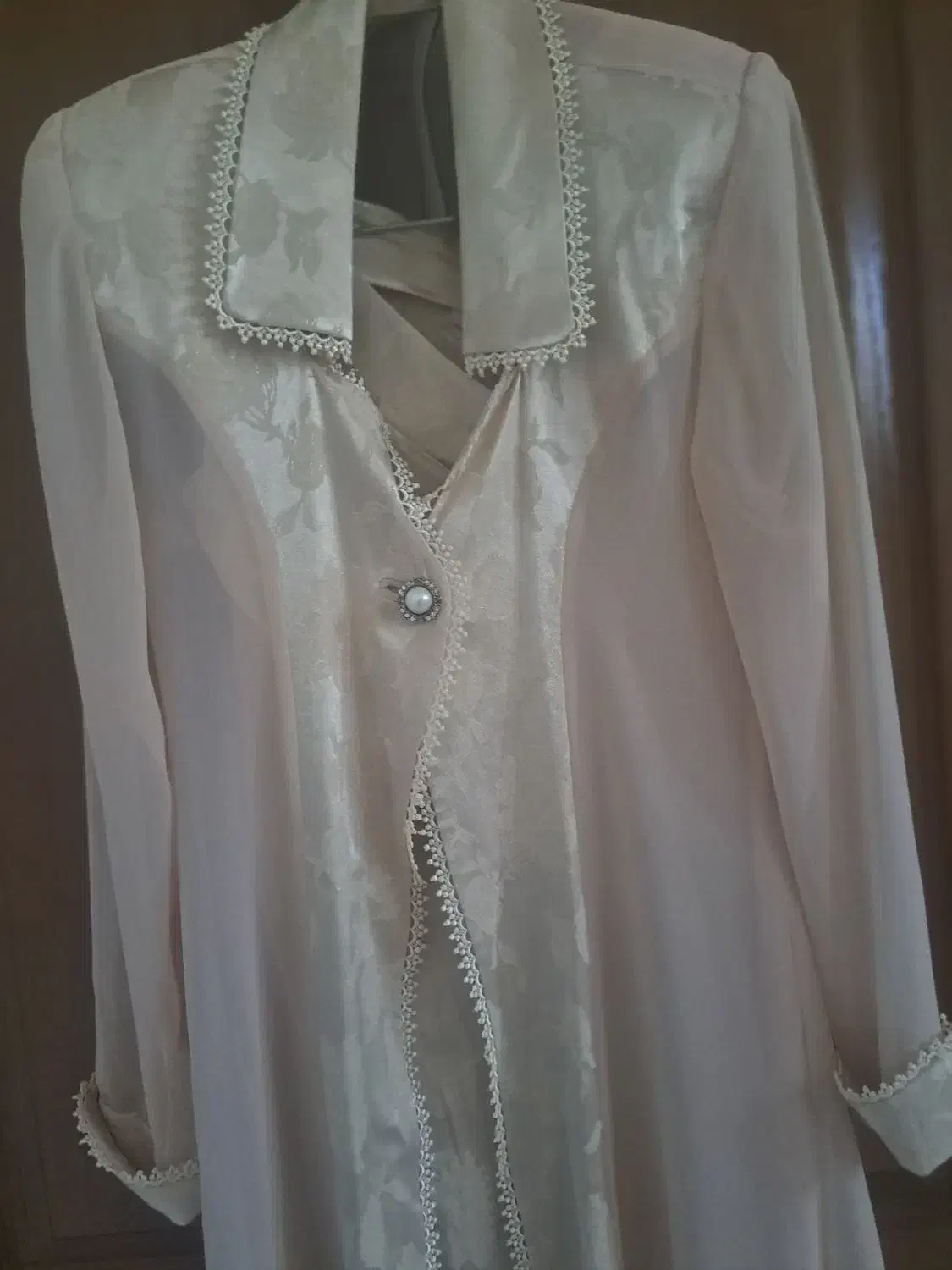 لباس مجلسی|لباس|اصفهان, سپاهان‌شهر|دیوار