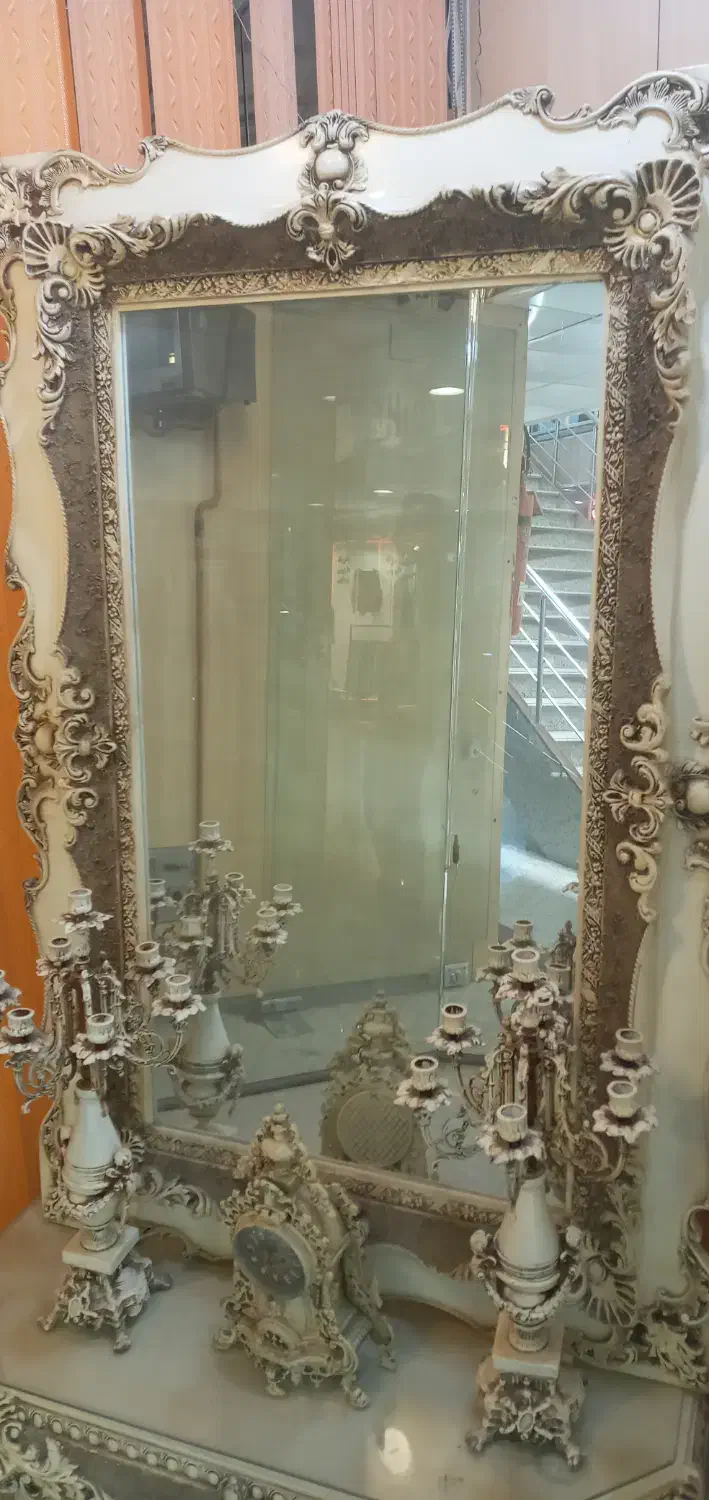 آینه و شمعدان|آینه|ورامین, ورامین|دیوار