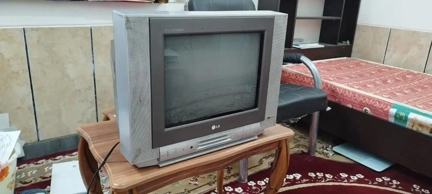 تلویزیون 21 اینچ JVC و تلویزیون 15 اینچ LG|تلویزیون و پروژکتور|شیراز, نصر|دیوار