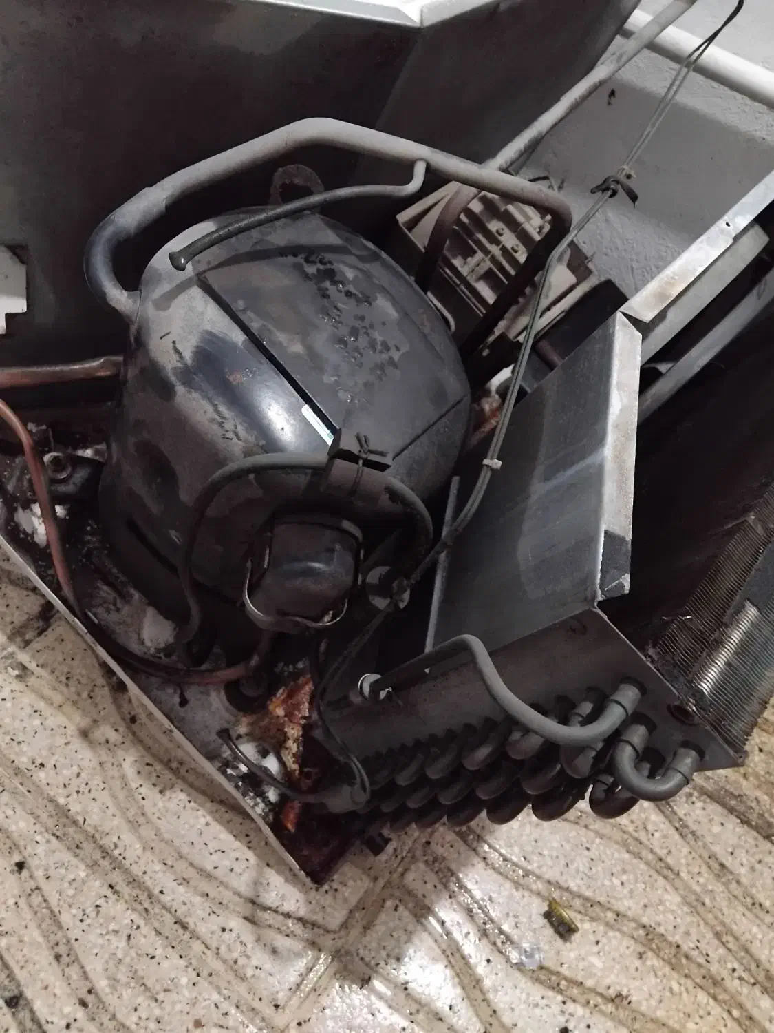 تعمیرات و سرویس کولر گازی پنجره ای|خدمات پیشه و مهارت|آستارا, |دیوار